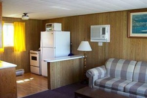 Royalty Maples Cottages and Motel Image