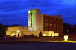 Holiday Inn Saddle Brook Image
