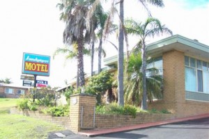 Sandpiper Motel Image