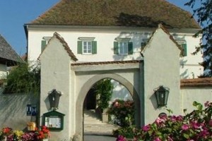 Schloss Kapfenstein voted 2nd best hotel in Kapfenstein