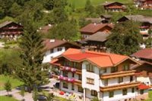 Schneeberger Gastehaus Mayrhofen Image