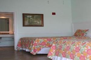 Sea & Breeze Hotel Tybee Island Image