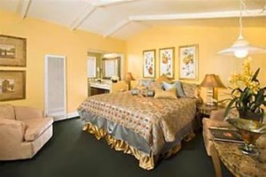 Sea Breeze Inn & Cottages Image