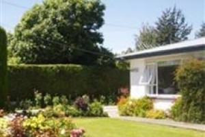 Shakespeare House Bed & Breakfast Te Anau Image