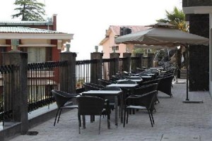 Silver Arch Hotel Image