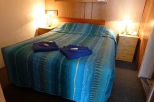 Smerdon Lodge Motel Image