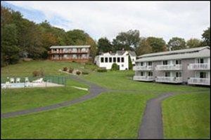 Smugglers Cove Inn Boothbay Harbor Image