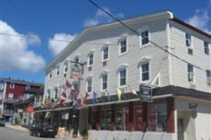 Smugglers Cove Inn voted 3rd best hotel in Lunenburg
