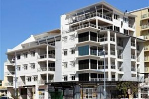 Spinnakers Apartments Image