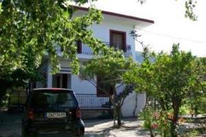 Spiros Apartments Image