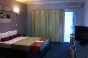 Springwood Motor Inn Logan City voted  best hotel in Logan City