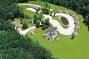 Spruce Hill Inn & Cottages Image