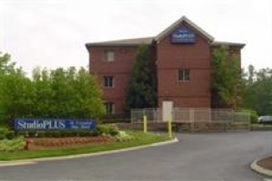 StudioPlus Deluxe Studios North Raleigh Image
