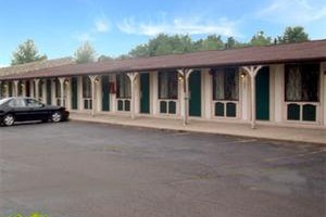 Super 7 Inn And Suites Saginaw Image