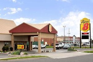 Super 8 Cambridge Image