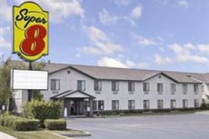 Super 8 Delavan voted 3rd best hotel in Delavan