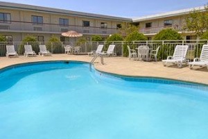 Super 8 Motel Elyria Image