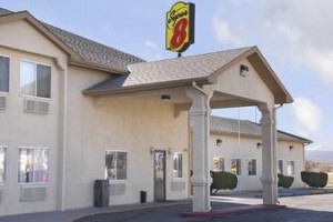 Super 8 Grants Image