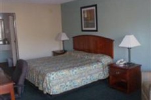 Econo Lodge Inn & Suites Kenly Image