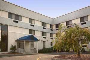 Super 8 Mahwah Image