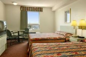 Super 8 Motel North Toronto Image