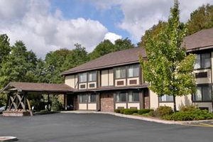 Super 8 Motel Oneonta (New York) voted 5th best hotel in Oneonta 