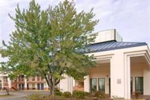 Super 8 Madison/Ridgeland Image