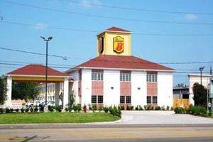 Super 8 Rosenberg Image