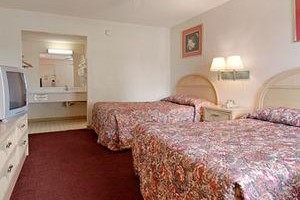 Super 8 St George Image