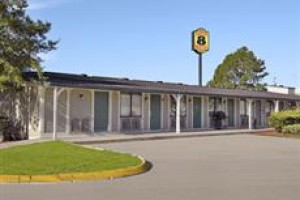 Super 8 Sanford Image