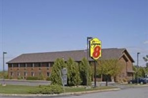 Super 8 Ticonderoga Image