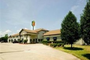 Super 8 Van Buren/Ft. Smith voted 4th best hotel in Van Buren