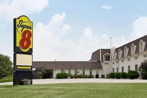 Super 8 Motel Washington (Iowa) voted  best hotel in Washington 