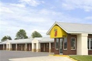 Super 8 Motel Wauseon Image