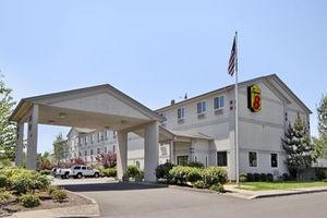 Super 8 Woodburn voted 2nd best hotel in Woodburn