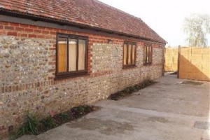 Sycamore Barn Self Catering Accommodation Pagham Image