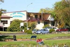 Te Anau Lakefront Backpackers Image