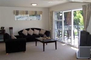 Te Mahia Bay Resort voted 3rd best hotel in Kenepuru Sound