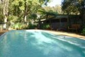 Tea Gardens Club Inn Motel Image