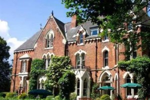 Cliff Lawn Hotel Image