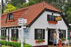 The Clog Barn Caravans Coffs Harbour Image