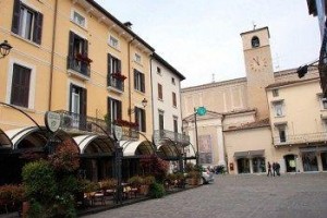 The Flowers Apartments voted  best hotel in Desenzano del Garda