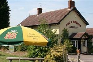 The Fox and Hounds Image