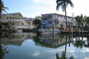 The Holiday Court voted 9th best hotel in Fort Myers Beach