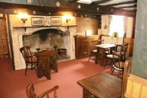 The Little Thatch Hotel Gloucester Image