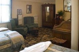 The New Beehive Inn Image