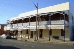 The Old Vic Inn voted  best hotel in Canowindra