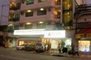 The Orange Place Hotel Quezon City Image