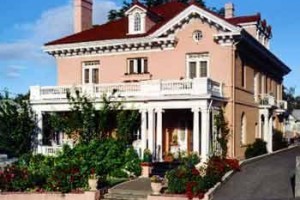 The Pendleton House Bed and Breakfast Image