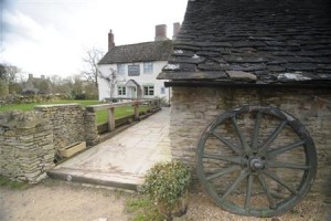 The Plough at Kelmscott voted 2nd best hotel in Lechlade